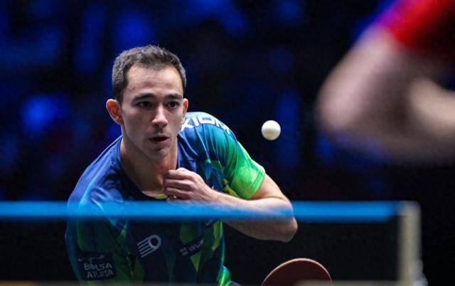 冰壶正在成 冰壶正在成